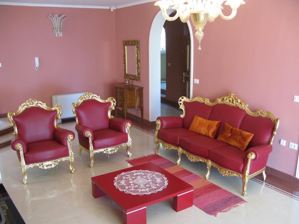 Raisa Villa